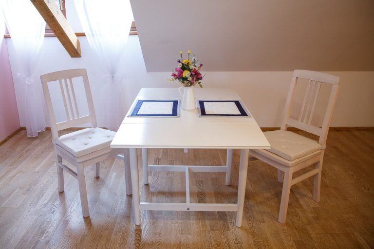 Apartmán Korčula, pohled na stůl