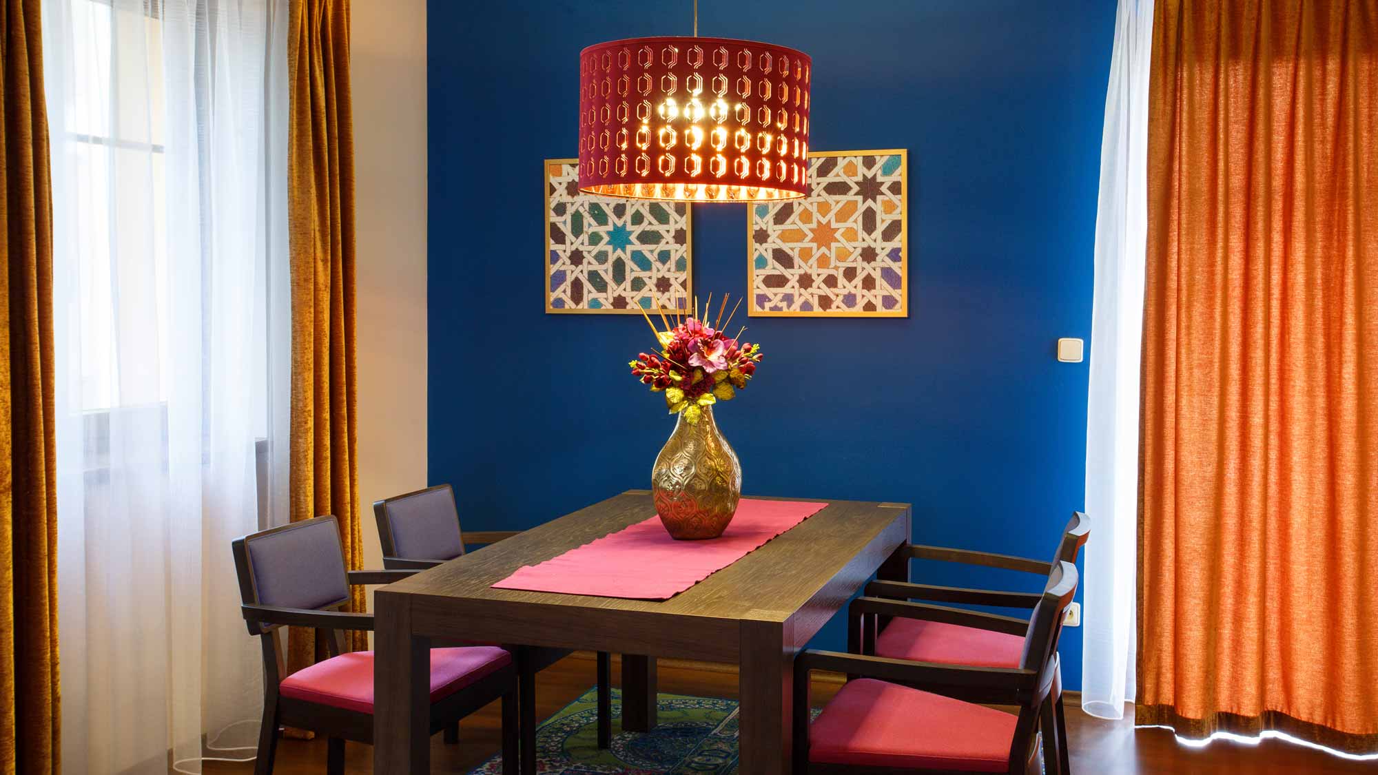 pohled na jídelnu apartmánu Orient